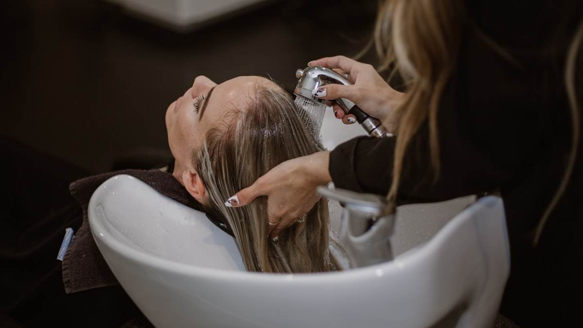 Dobry salon zaczyna pracę od rozmowy, a nie od nożyczek